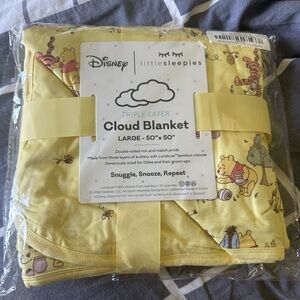 New in bag Little Sleepies Winnie the Pooh Cloud Blanket
